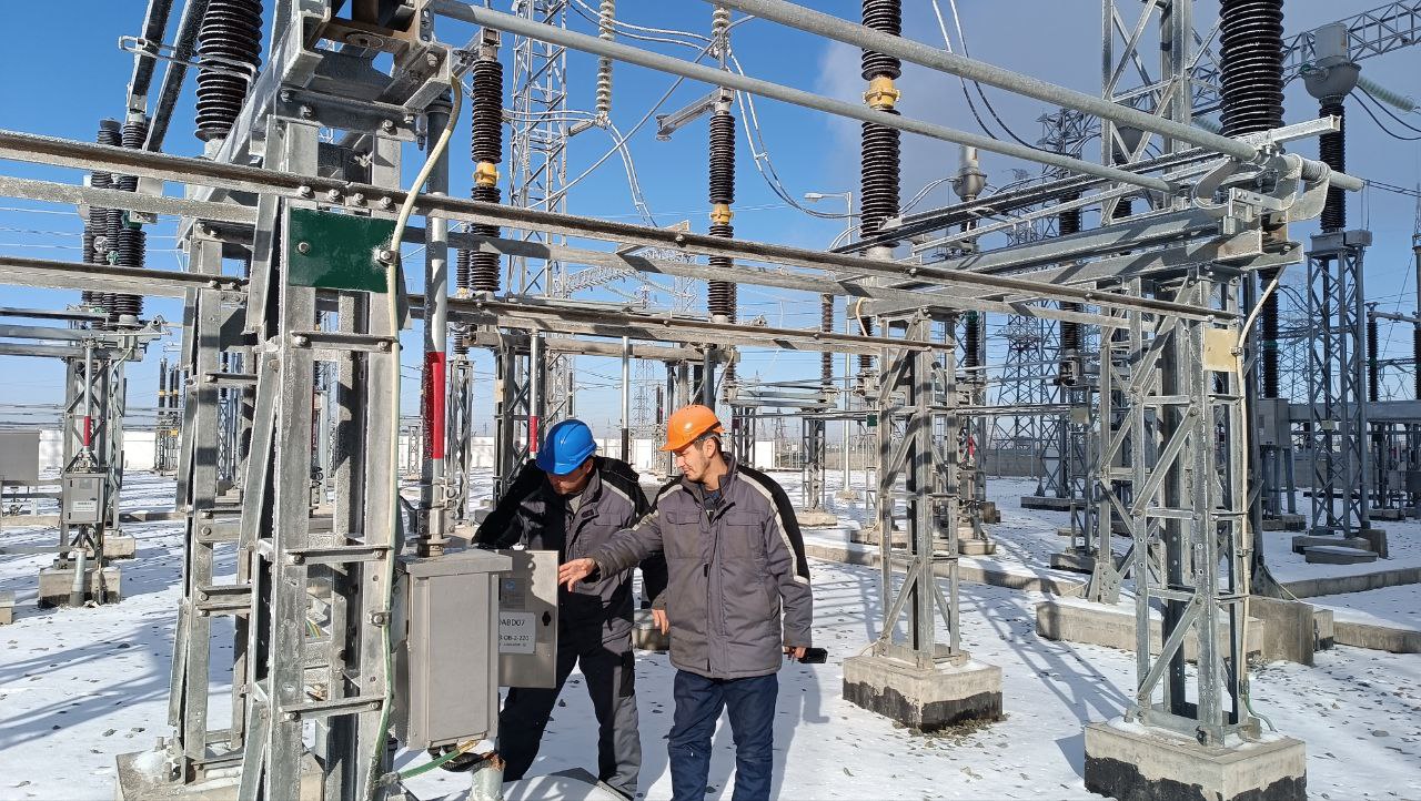 Слежка за работниками. Контроль над персоналом. Постоянный контроль на работе. Слежка за сотрудниками. Служба внутреннего контроля на предприятии обязанности.