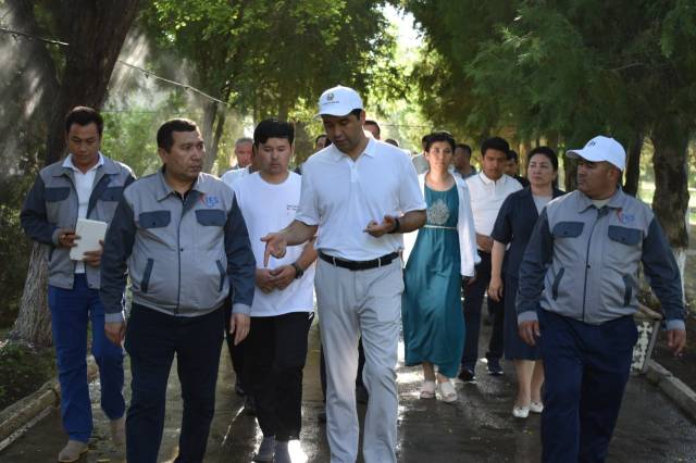 Sirdaryo IES: energetik yoshlarning startap loyihalari bilan tanishildi